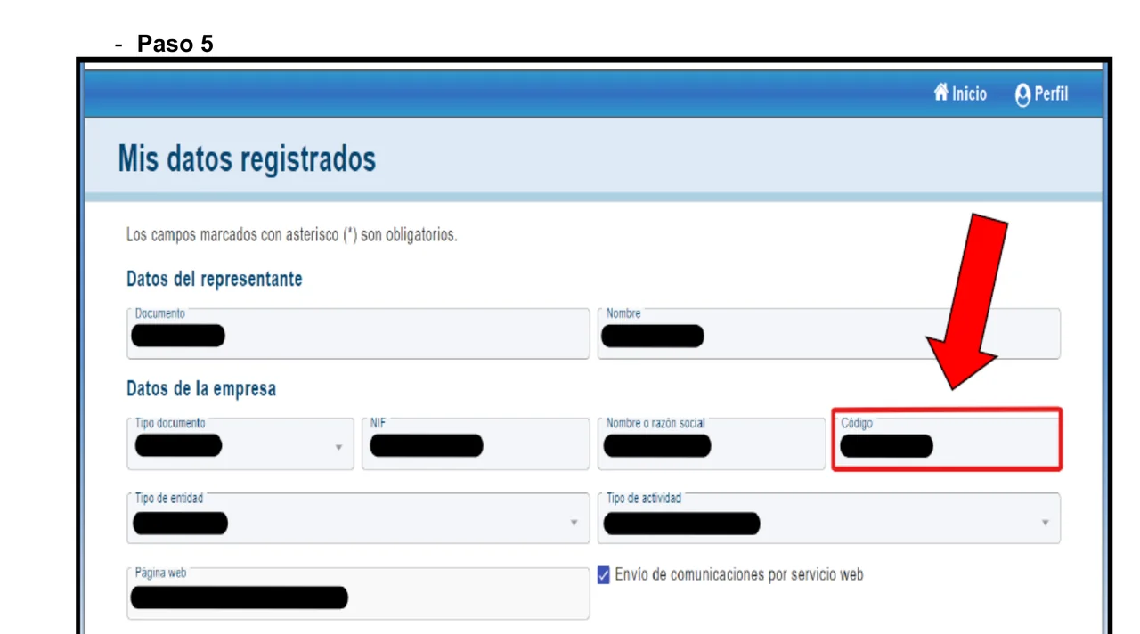 Screenshot von „Mis datos registrados“ bei SES Hospedajes mit hervorgehobenem Feld „Código“ — dem Vermieter-Code.