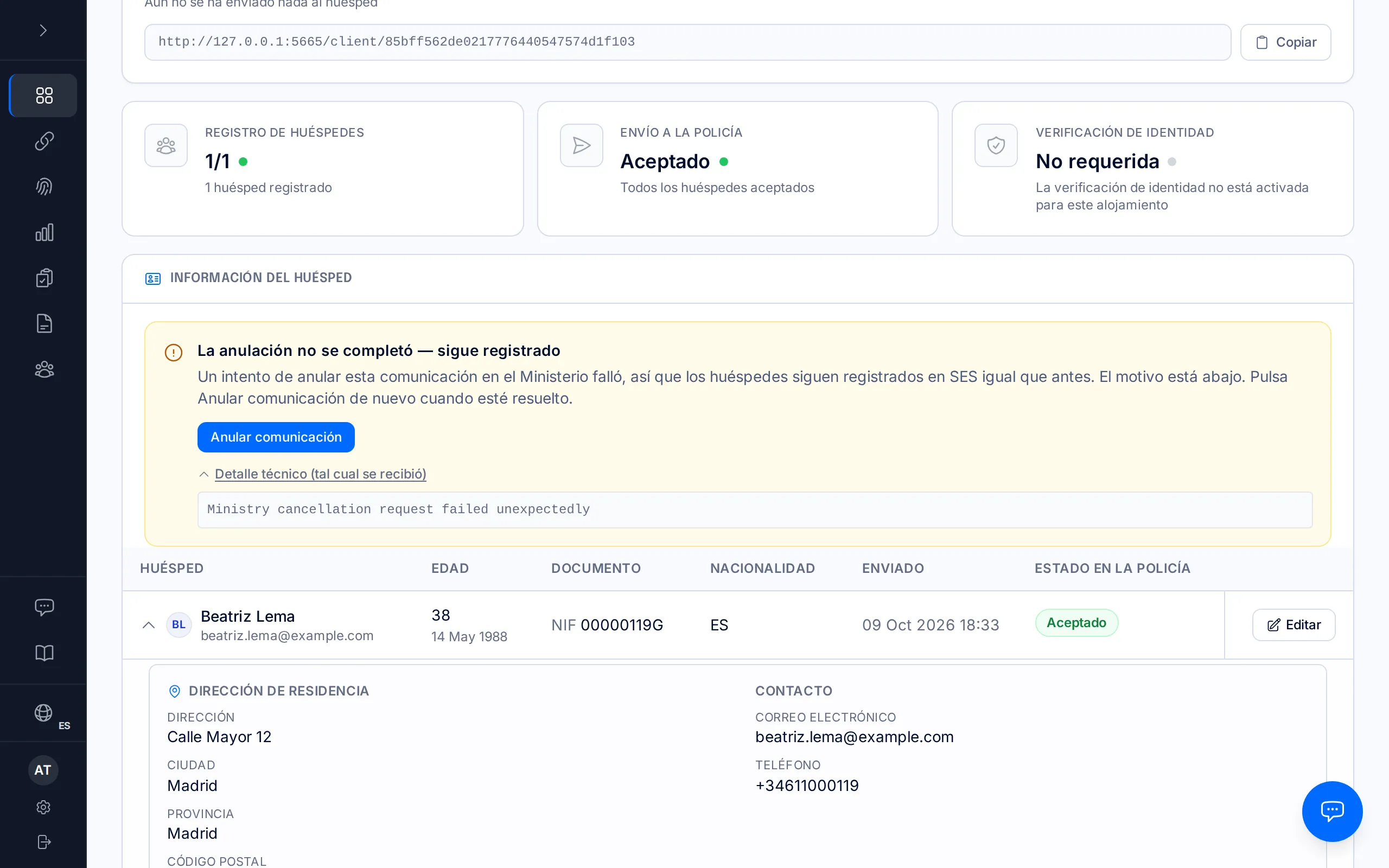 Ficha de una reserva con el aviso «La anulación no se completó — sigue registrado» y el botón Anular comunicación.