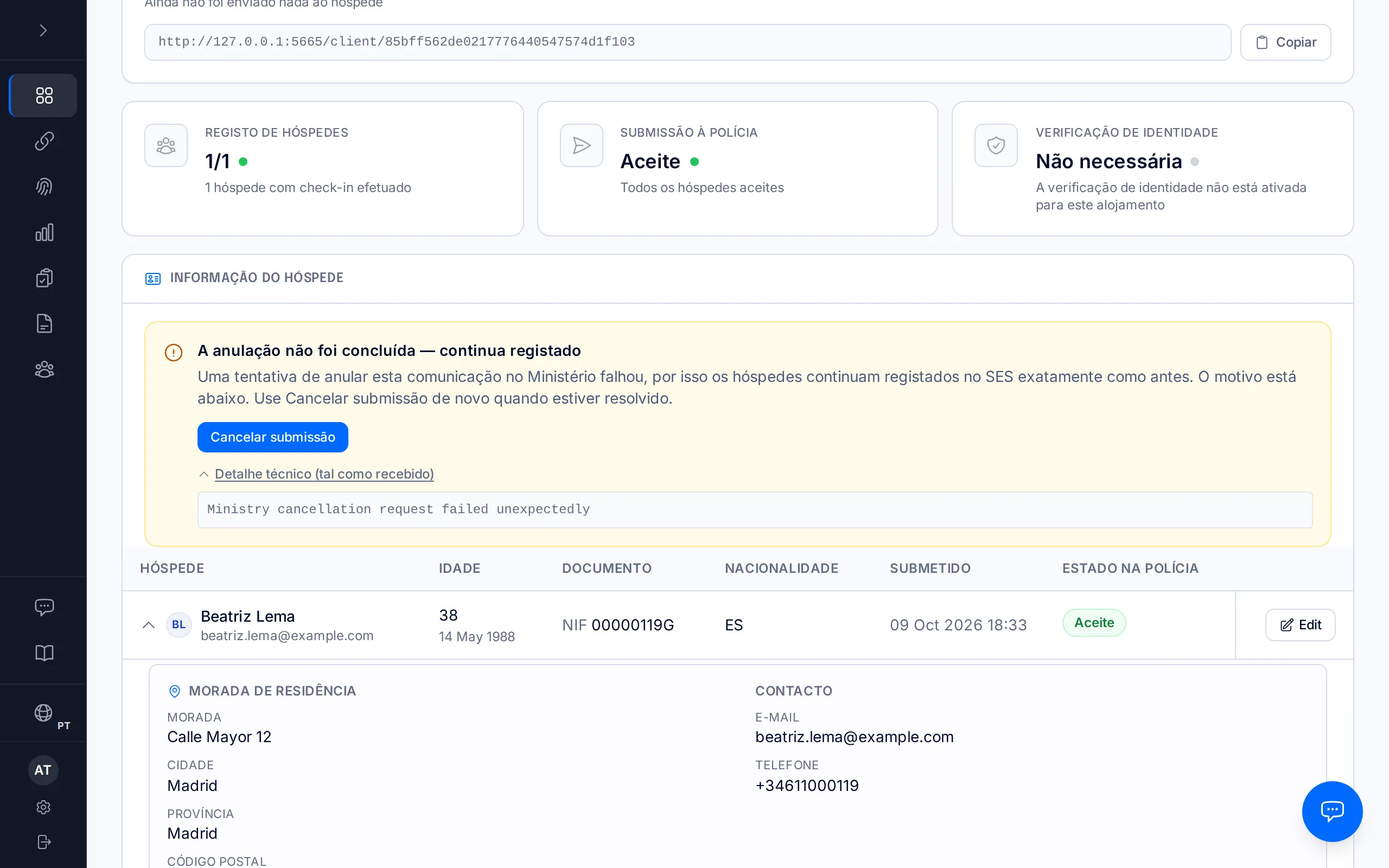 Página de uma reserva com o aviso «A anulação não foi concluída — continua registado» e o botão Cancelar submissão.