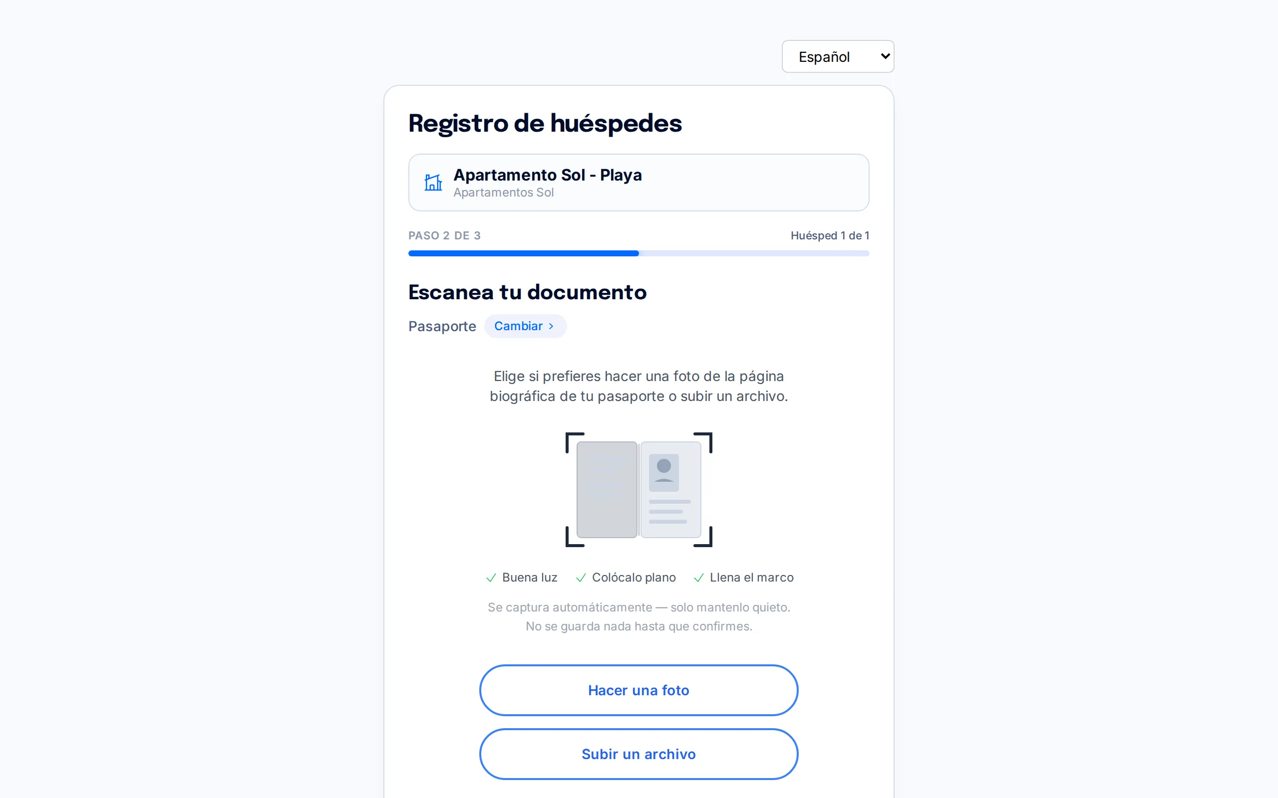 Pantalla de escaneo del documento de identidad con opción de usar la cámara o subir una foto